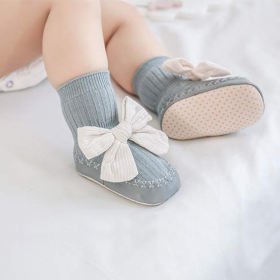 Lille Barn-Lille Barn's Bow Baby Bow socks keep your little one's feet warm, cozy and stylish.-Bow Baby Bow Socks-0-6 Months-Light Blue